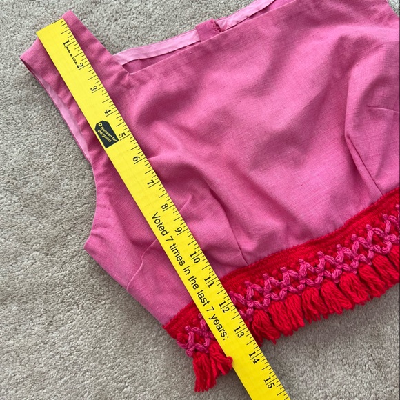 🪴 Pink Red Boho Fringe Textured Cropped Tank Top - Picture 4 of 9